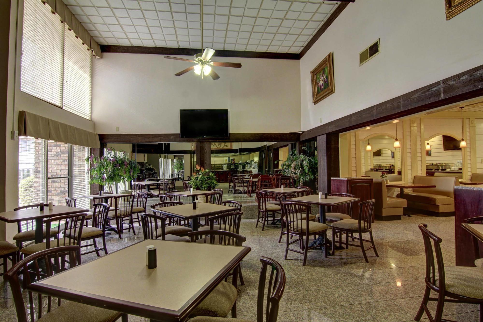 Best Western Riverside Inn Macon Bagian luar foto