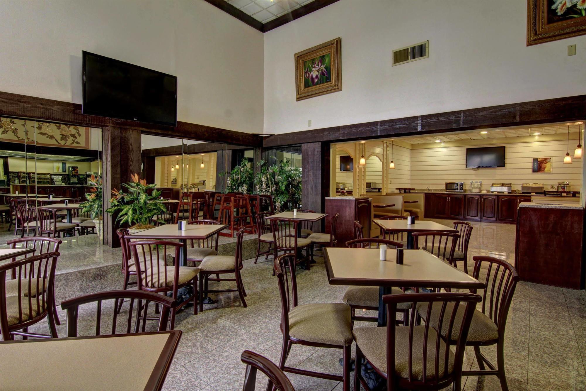 Best Western Riverside Inn Macon Bagian luar foto