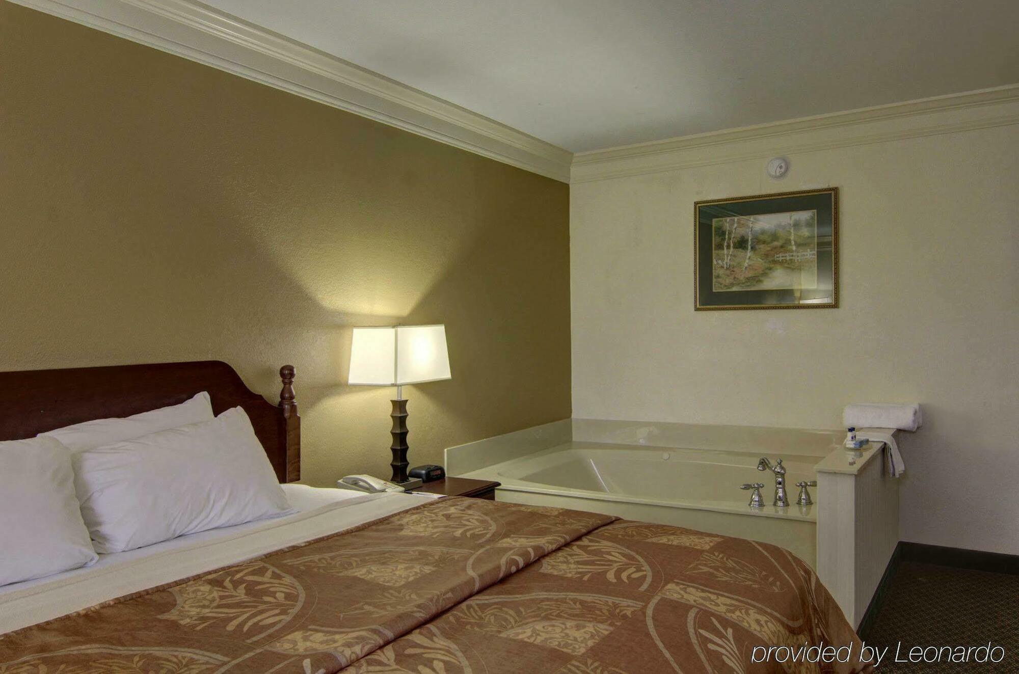 Best Western Riverside Inn Macon Bagian luar foto